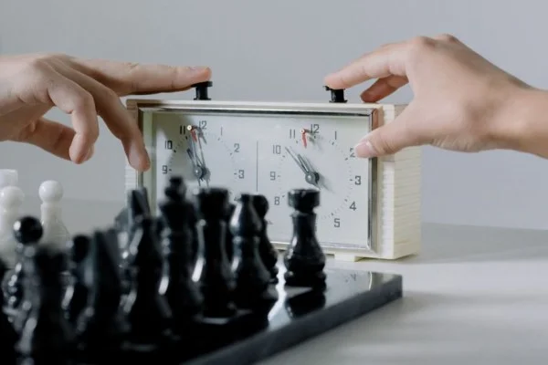 丁立人卫冕国际象棋世界冠军赛古克什复仇挑战的深度博弈分析